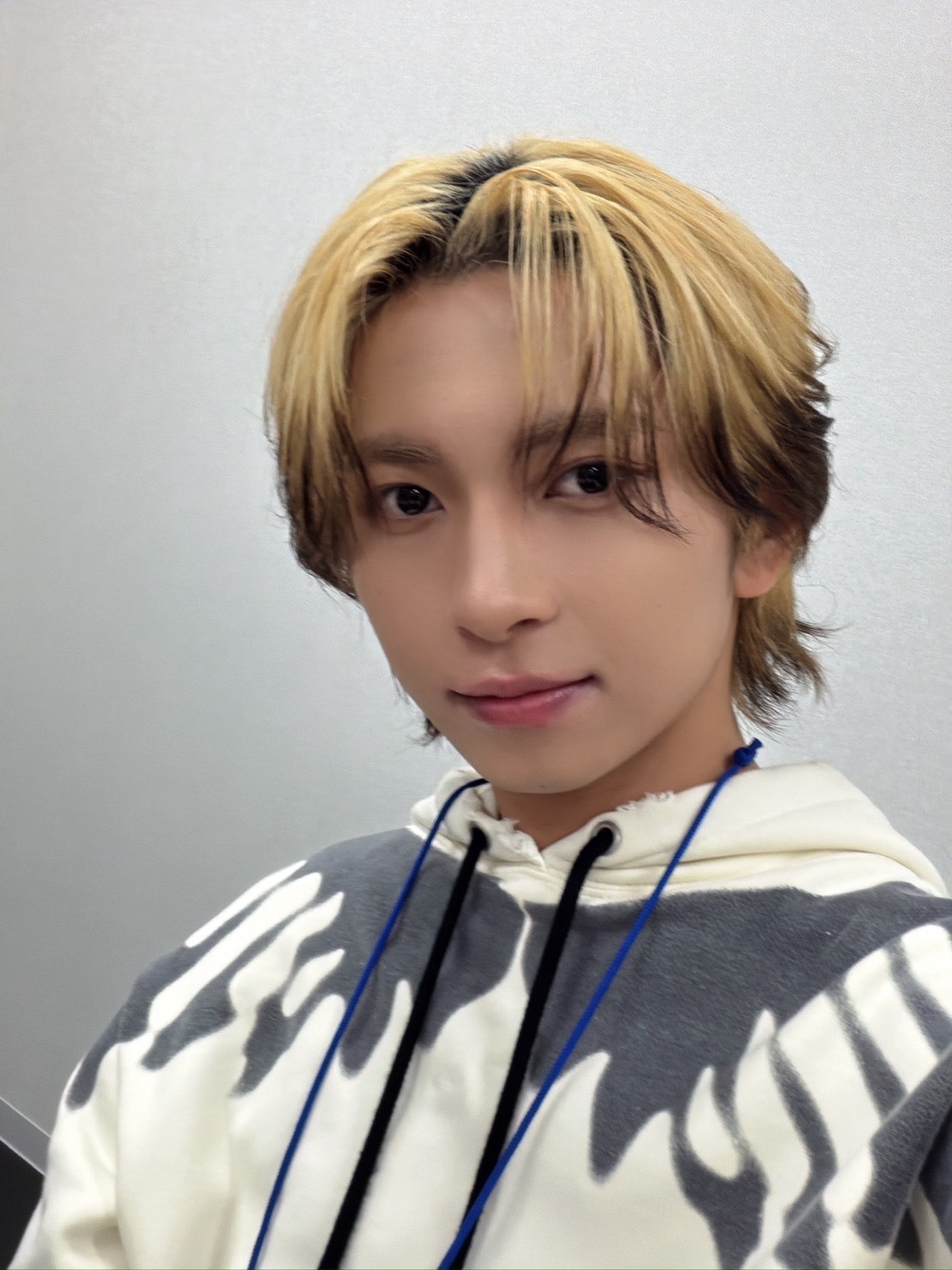 最近髪の毛が伸びすぎてやばい
